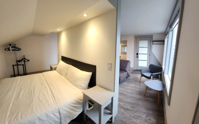 GLOBALSTAY. Paradise Marina Place