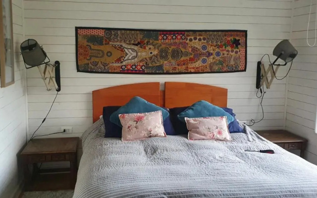 Shangri-La Lodge