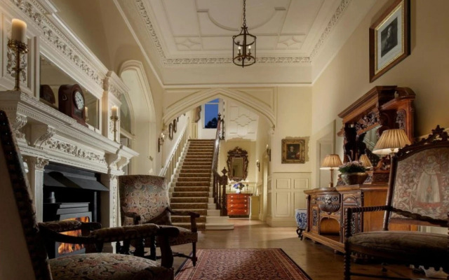 Crossbasket Castle Hotel & Restaurant