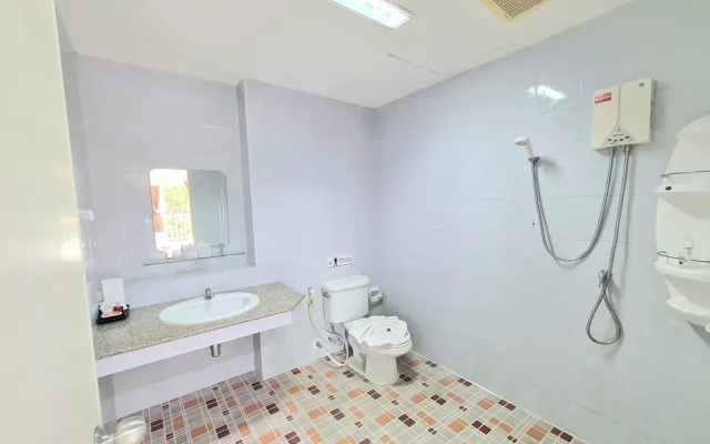 Baan Bonsuan Hill Guesthouse