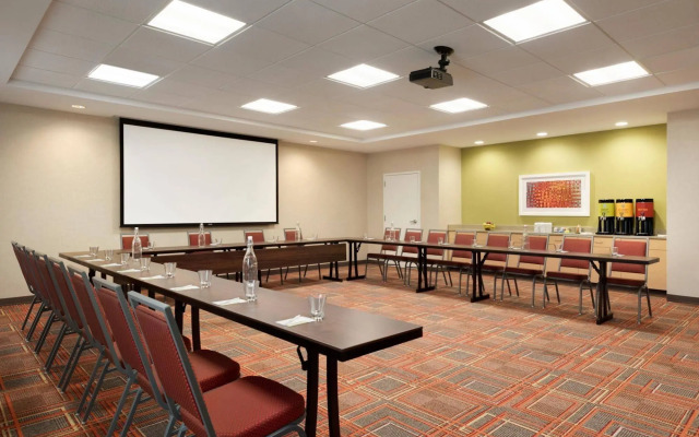 Home2 Suites By Hilton Milwaukee Brookfield