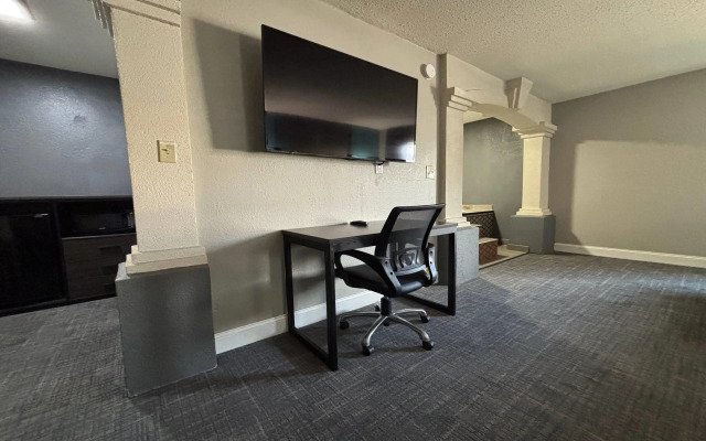 Super 8 by Wyndham Belleville St. Louis Area