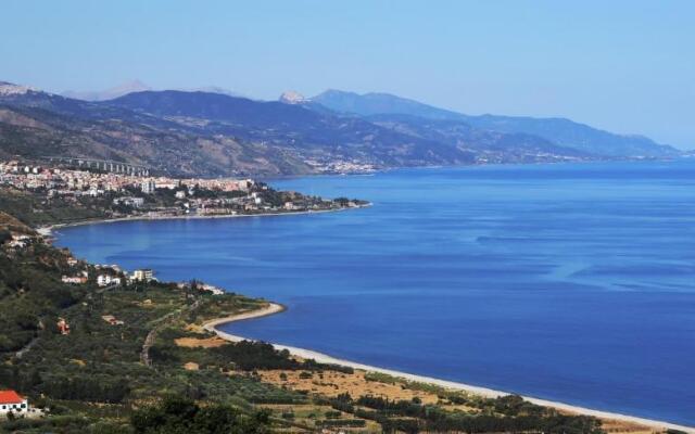 DAMMUSO private villa with infinity pool & seaview