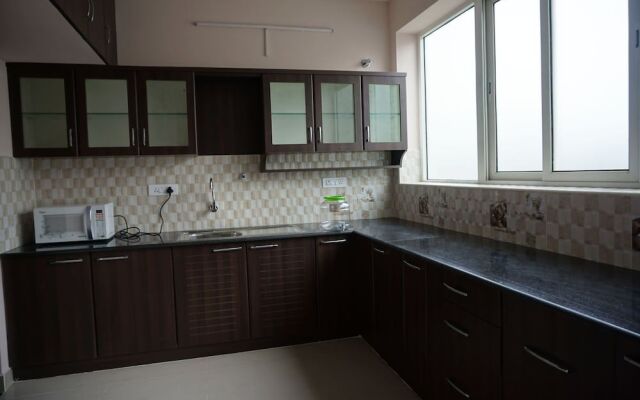Solitaire Service Apartments