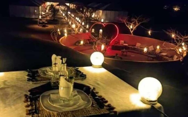 luxury camp jumeirah resort