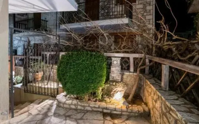 Lykovrisi Guest House I