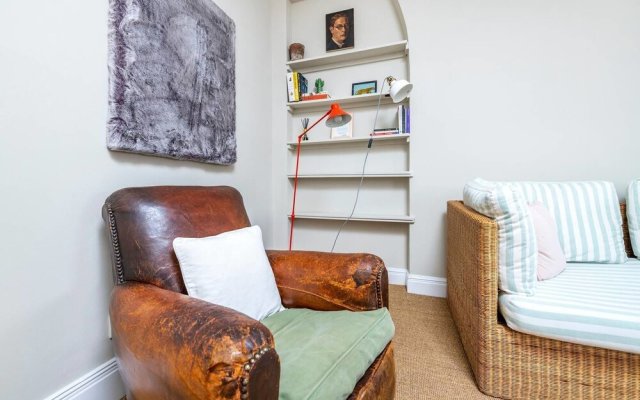 Charming 1BR Flat in Chelsea