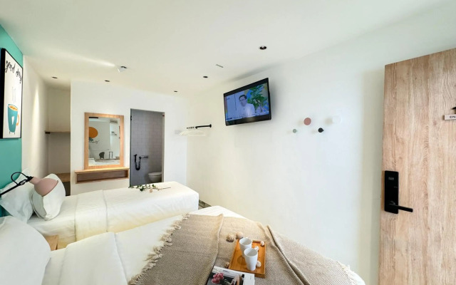 Apple 1 Hotel Gurney