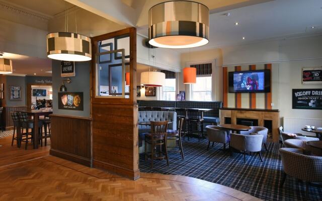 Oaklands Hotel