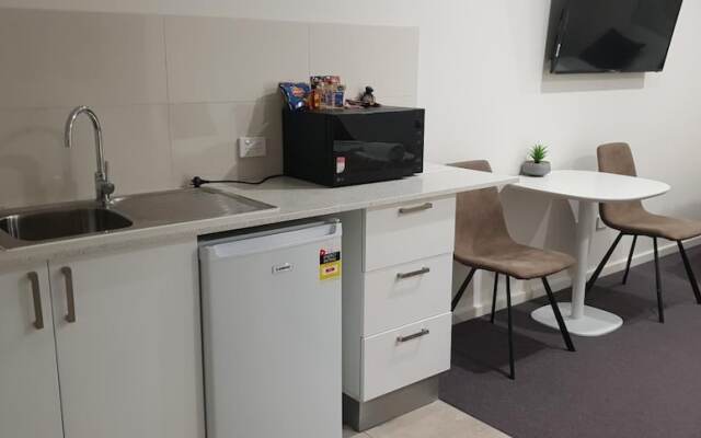 Carlton Suites