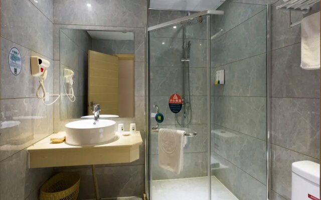 GreenTree Inn Jiangxi Yingtan Railway Station Square Business Hotel