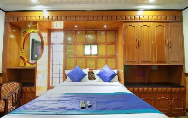 The Greenery - Holiday Inn by OYO Rooms