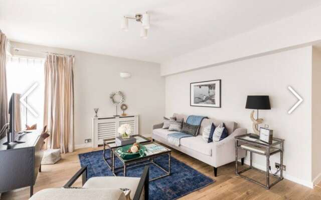 Luxury Serviced Apartment In Hyde Park, London