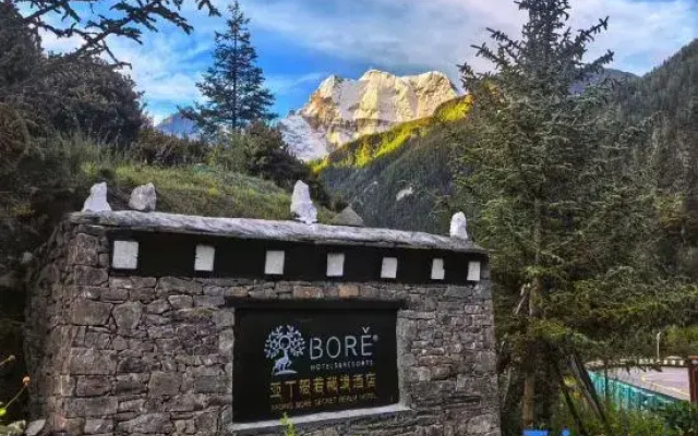 Yading BORE Secret Realm Hotel