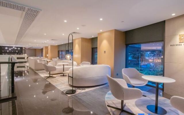 Xiamen Xinan Yihao Hotel (Xiamen Railway Station MixC Store)