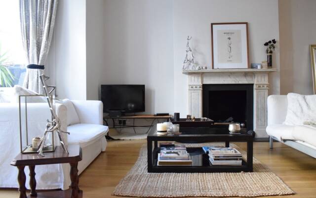 Modern 2 Bedroom Home in Chelsea