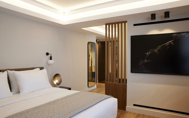 Teight Hotel