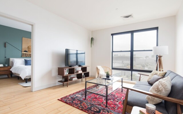 Bright Seaport Suites by Sonder
