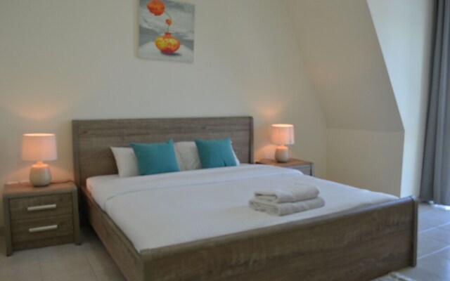 PNE - Furnished spacious bright 1BR