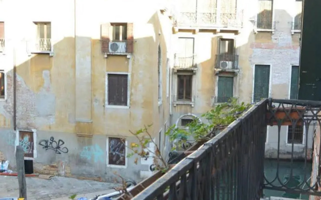 Boutique Apartment San Moise