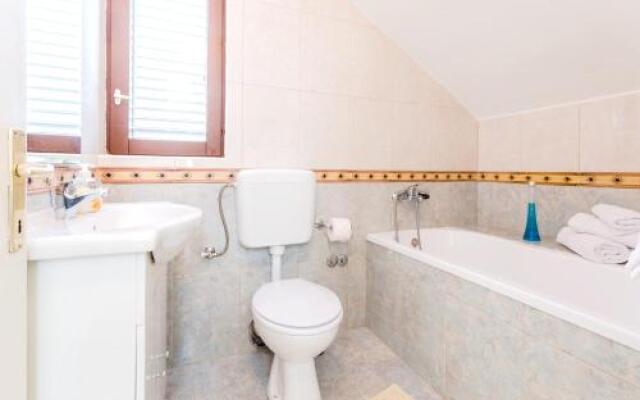 Holiday home Makarac