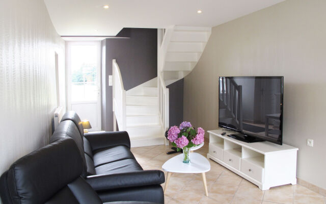 Holiday Home La Piscine - LEN400