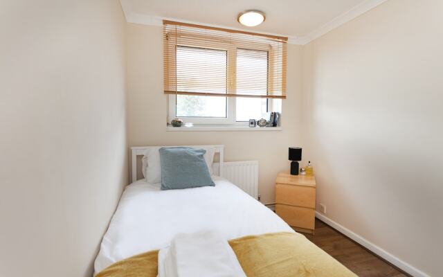 Longlyn 3 bedroom apartment