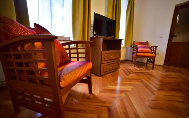 Thalia Apartment