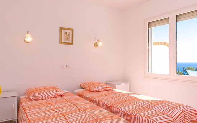 Vista Halcon 24334