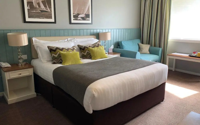 Potters Heron Hotel