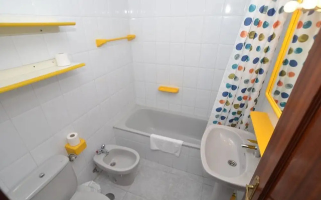 106716 - Apartment in Isla