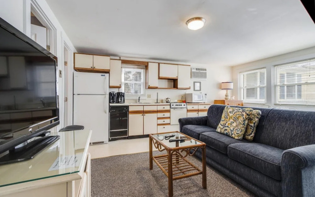 Maryland Gardens 19D