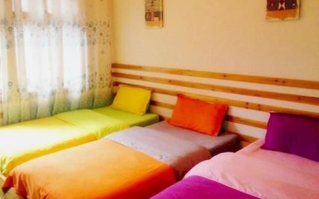 Fenghuang Liunian'erban Inn