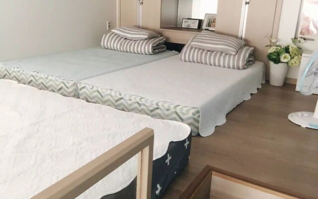 Lee Apartment 1