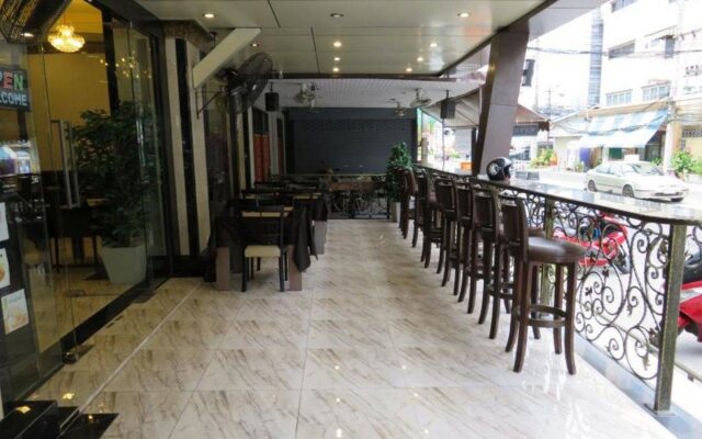 Nida Rooms Regal Marble Hotel