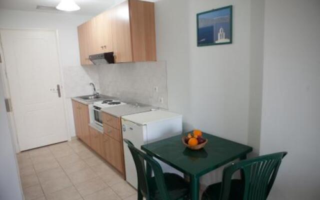 Iliana Apartments