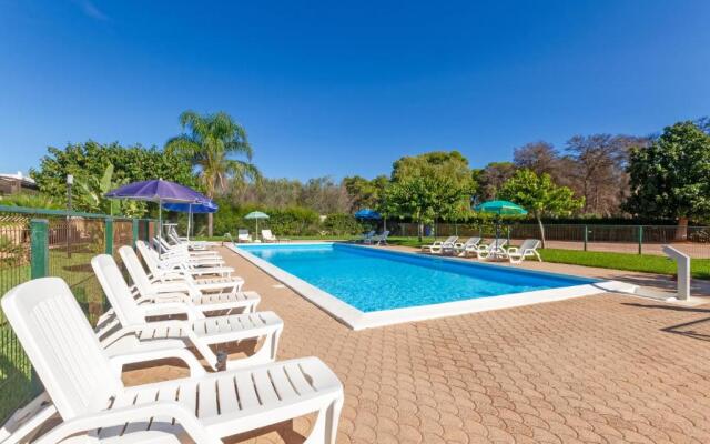 Luxury Holiday Home With Swimming Pool in Torre Lapillo