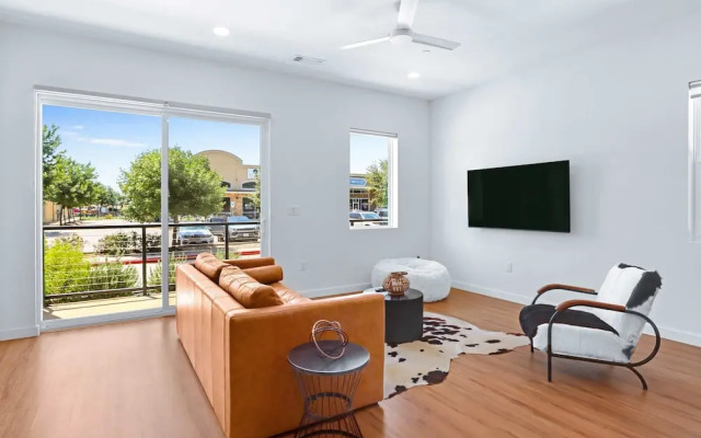 Pure Texas Poolside Oasis Steps to Entertainment