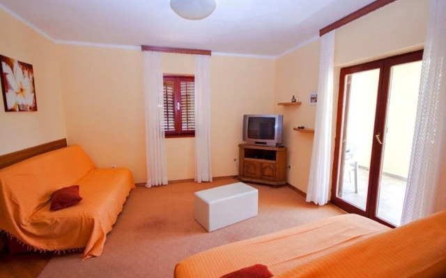 Mario - With Garden - A2