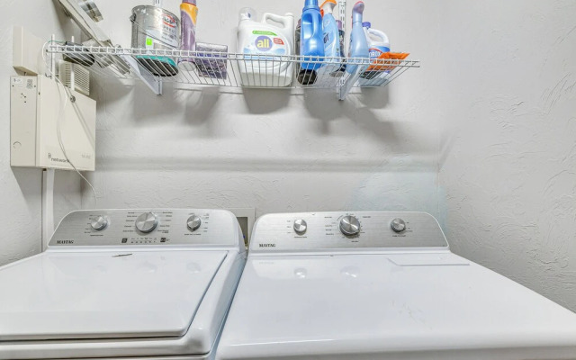 Ruidoso Home w/ Loft & Private Hot Tub