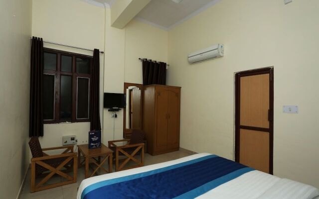 OYO 8983 Royal Inn