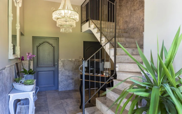 Le Chateau des Cinq Cantons