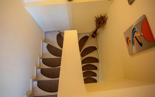 Fou's luxury apartment