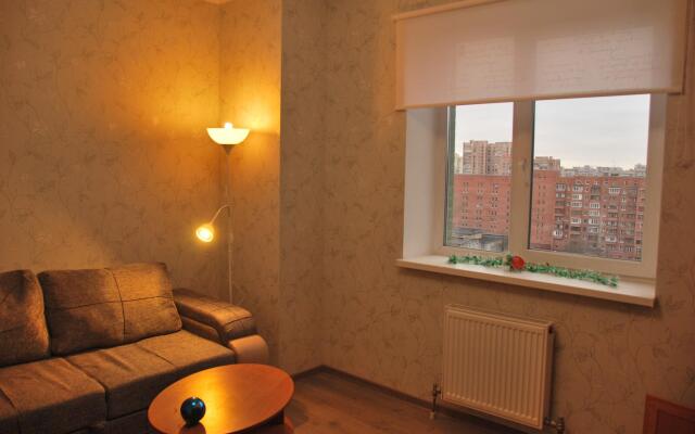 Apartments on Khlopina street 7 building 4