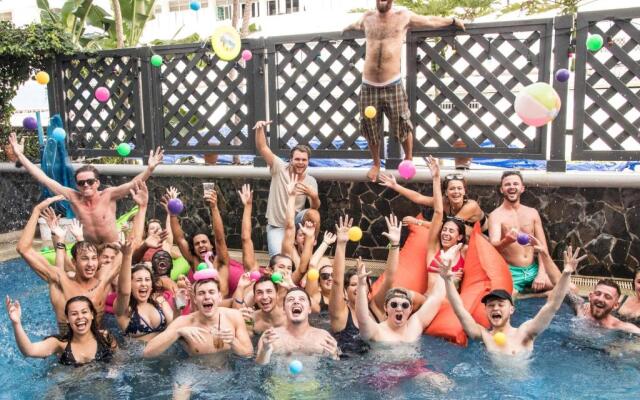 Mad Monkey Bangkok Hostel - Adults Only