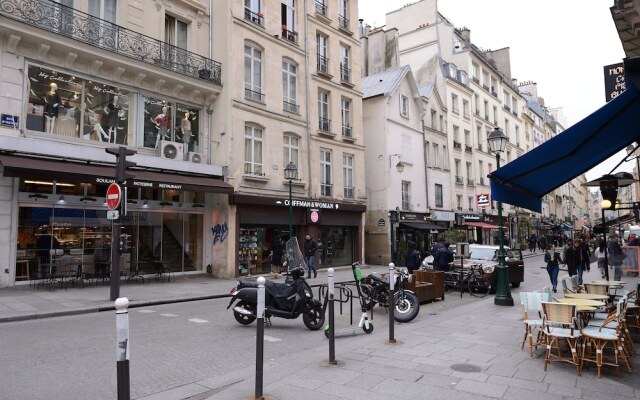 Loft Basfour by Patios du Marais