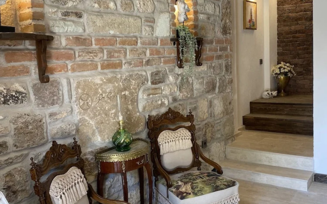 Ionia Liberty Stone Hotel