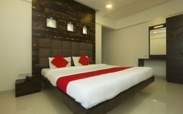 OYO 22919 Blue Roof Sea Side