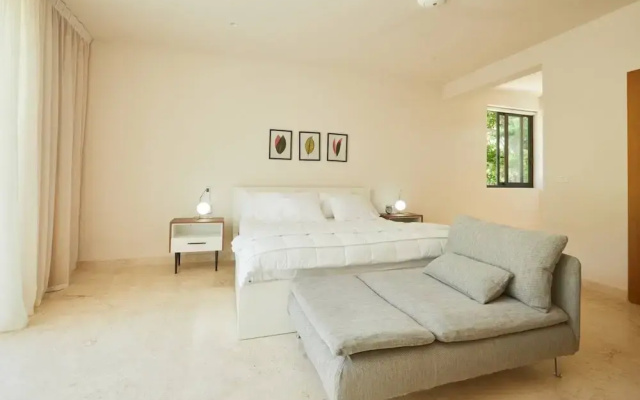 Villa Aurora