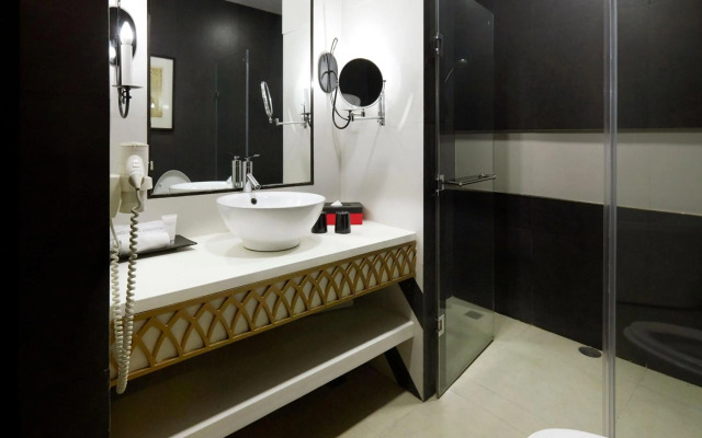 Summit Hotel Magnolia